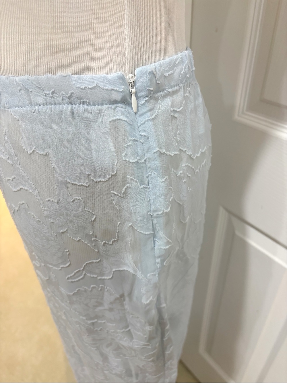 Dippin Daisy’s Women's Light Baby Blue Sheer Floral Wide-Leg Pants Small - Picture 4 of 7